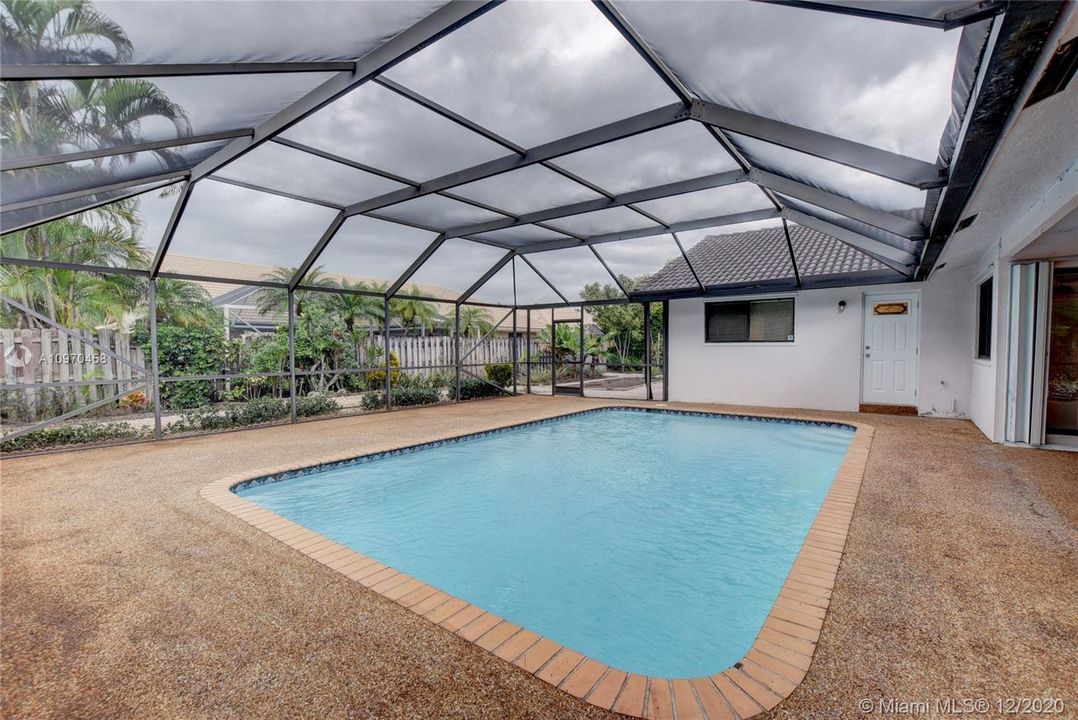 Vendido Recientemente: $493,900 (4 camas, 2 baños, 2079 Pies cuadrados)
