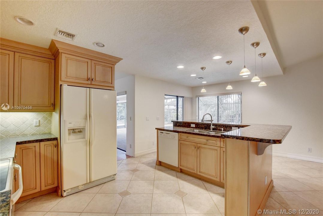 Vendido Recientemente: $493,900 (4 camas, 2 baños, 2079 Pies cuadrados)