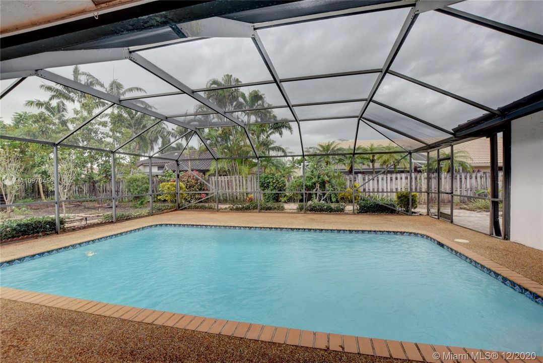 Vendido Recientemente: $493,900 (4 camas, 2 baños, 2079 Pies cuadrados)