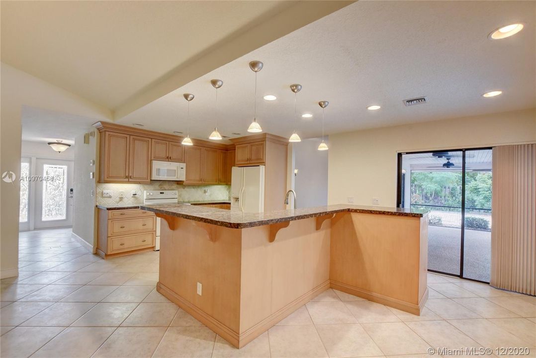 Vendido Recientemente: $493,900 (4 camas, 2 baños, 2079 Pies cuadrados)