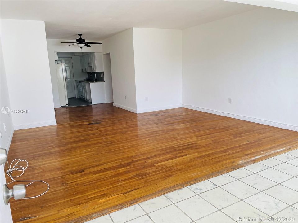 Recientemente alquilado: $1,400 (1 camas, 1 baños, 800 Pies cuadrados)