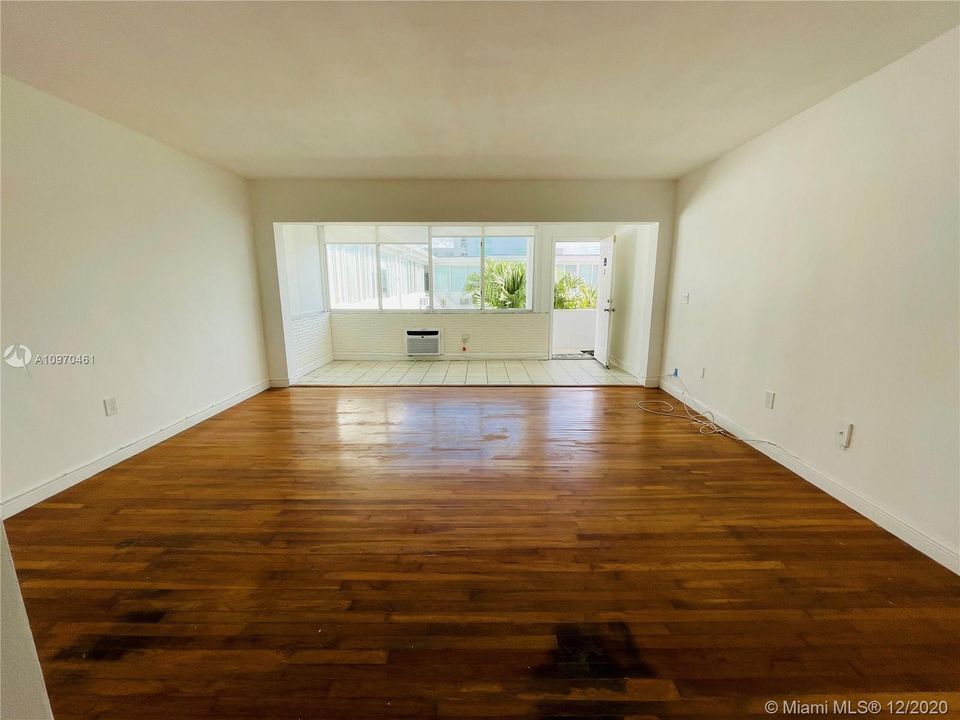 Recientemente alquilado: $1,400 (1 camas, 1 baños, 800 Pies cuadrados)