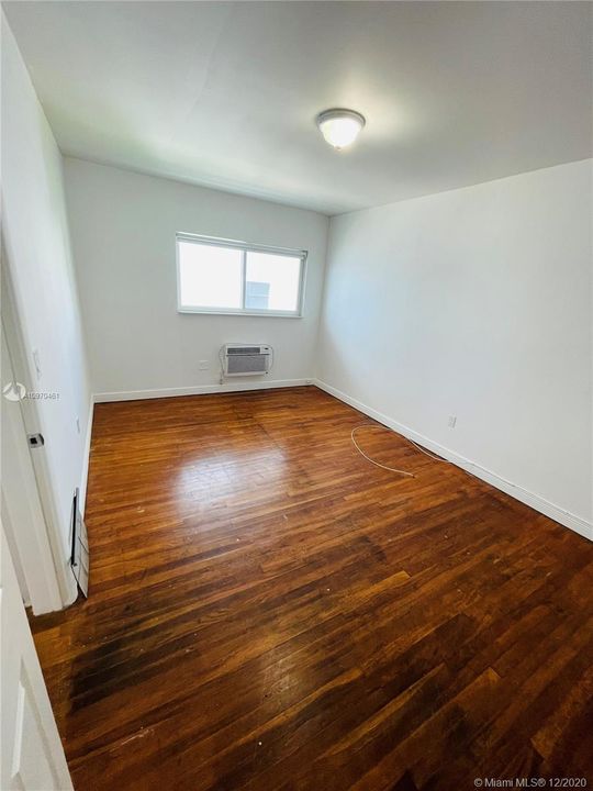 Recientemente alquilado: $1,400 (1 camas, 1 baños, 800 Pies cuadrados)