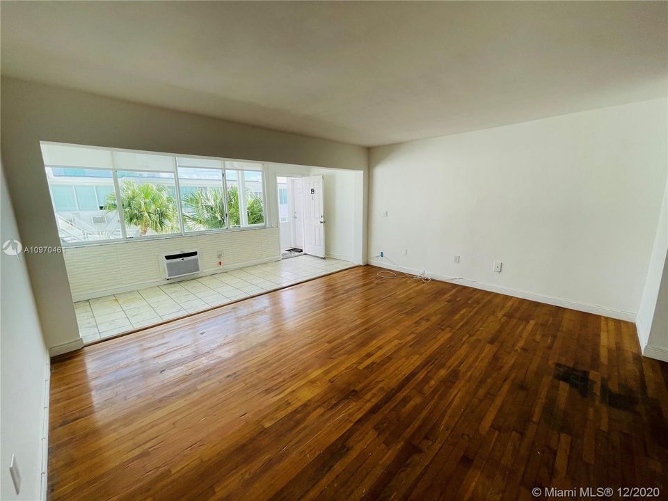 Recientemente alquilado: $1,400 (1 camas, 1 baños, 800 Pies cuadrados)