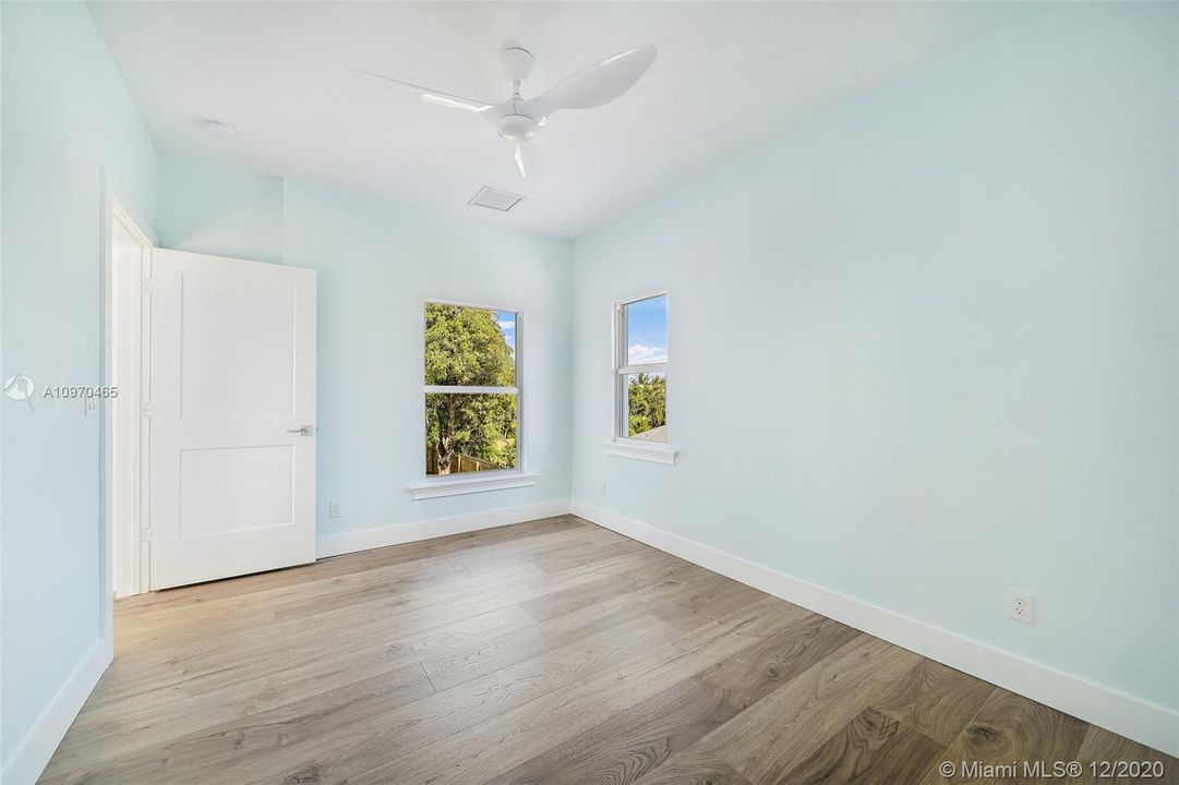 Upstairs bedroom #2