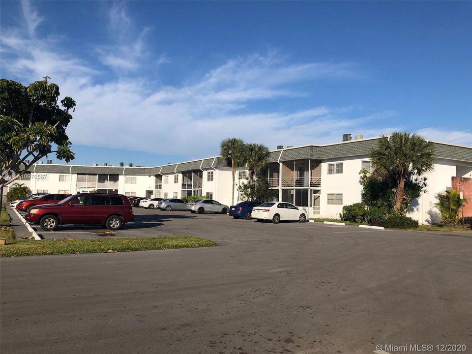 Recently Sold: $65,000 (1 beds, 1 baths, 720 Square Feet)