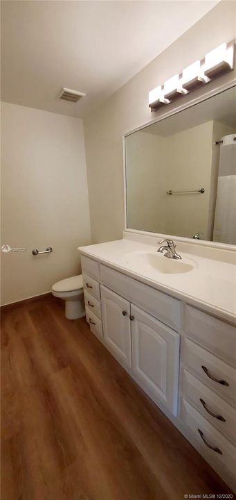 Recently Rented: $2,350 (3 beds, 2 baths, 1443 Square Feet)