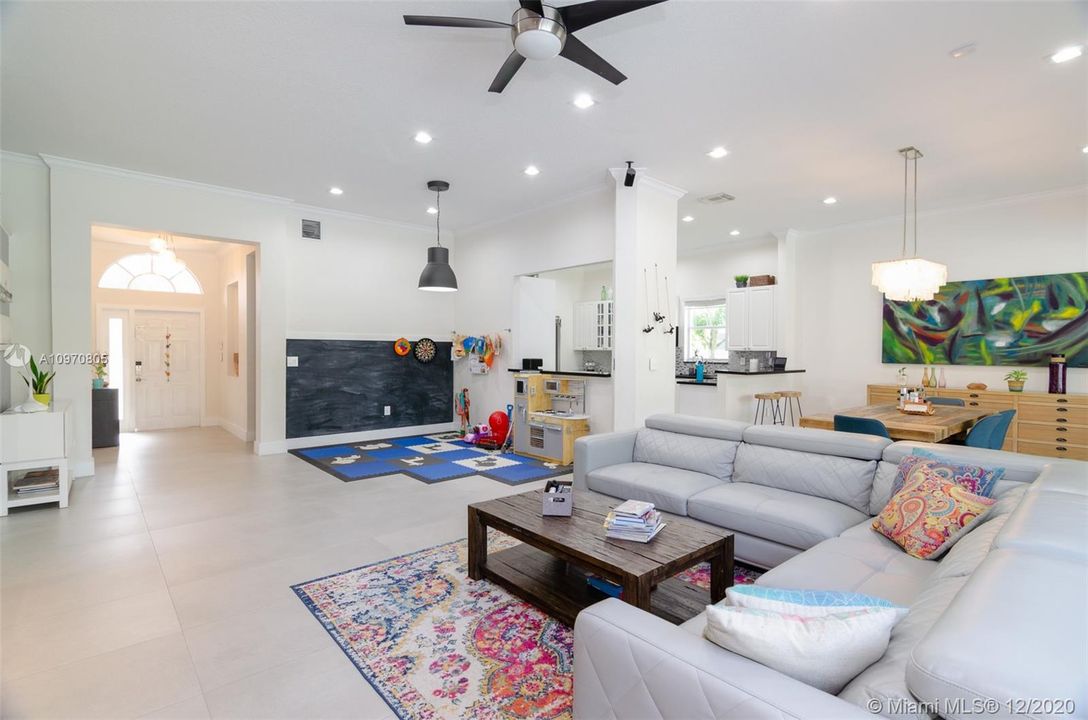 Recently Rented: $3,980 (4 beds, 2 baths, 2143 Square Feet)