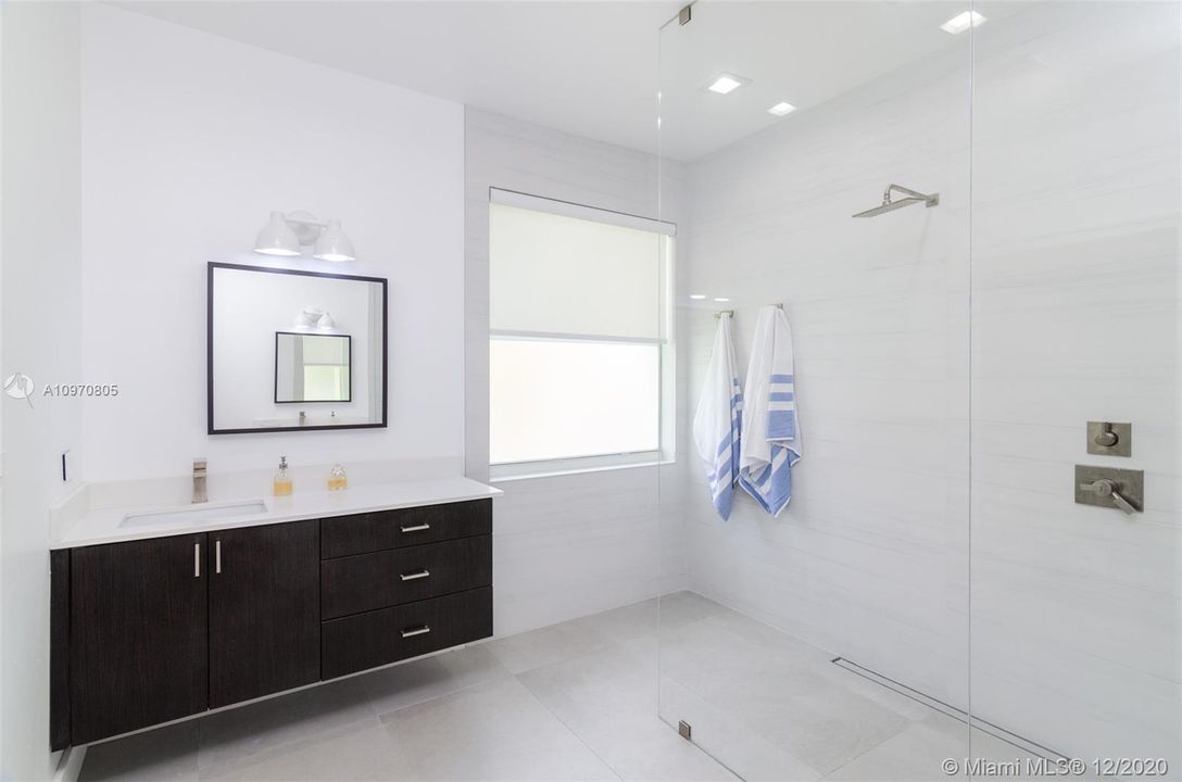 Recently Rented: $3,980 (4 beds, 2 baths, 2143 Square Feet)