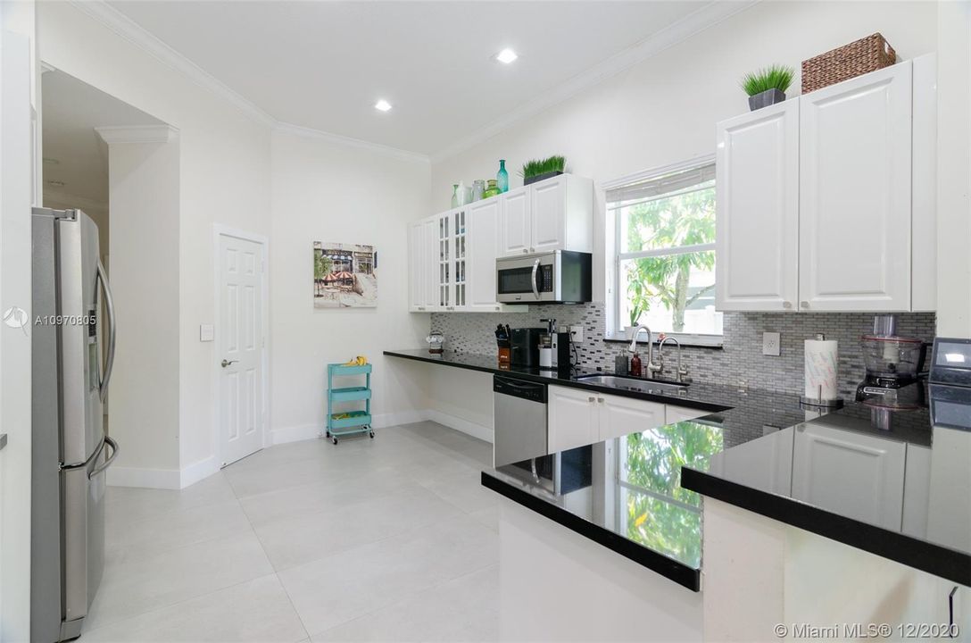 Recently Rented: $3,980 (4 beds, 2 baths, 2143 Square Feet)