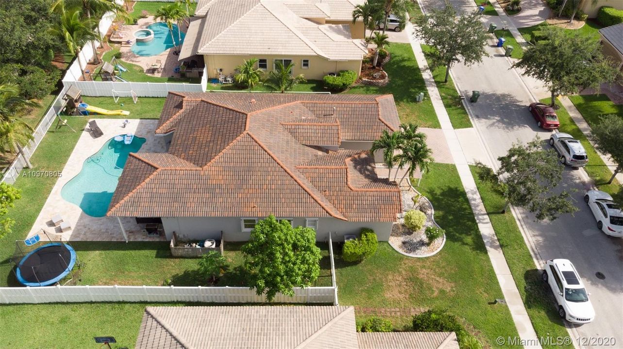 Recently Rented: $3,980 (4 beds, 2 baths, 2143 Square Feet)