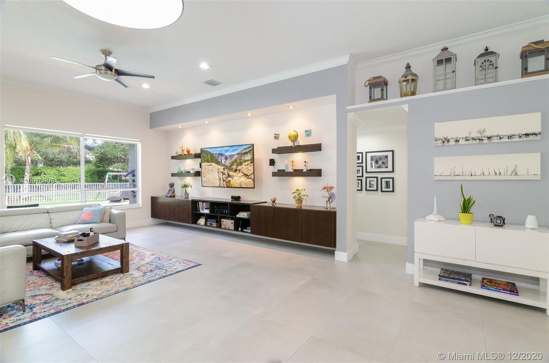 Recently Rented: $3,980 (4 beds, 2 baths, 2143 Square Feet)