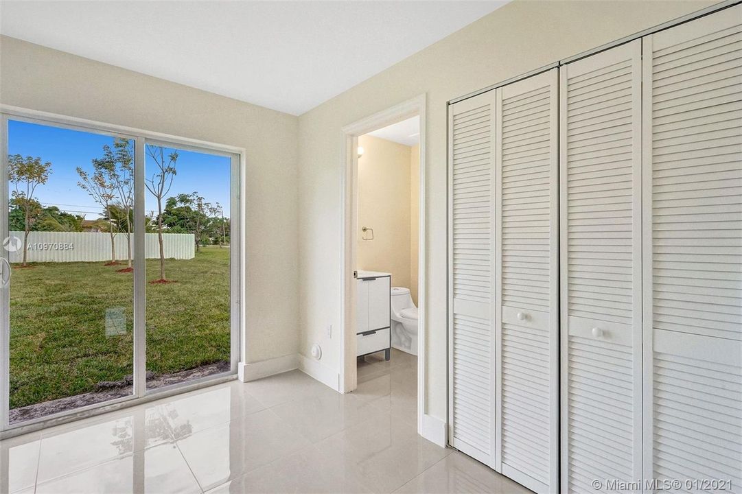 Recently Sold: $525,000 (0 beds, 0 baths, 2428 Square Feet)