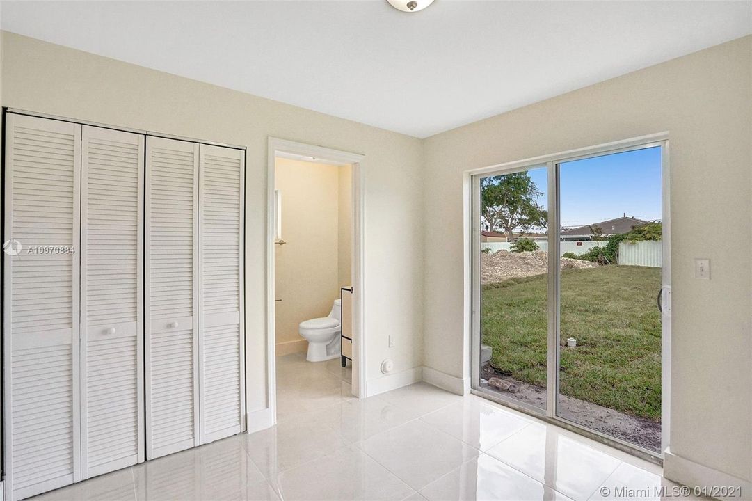 Recently Sold: $525,000 (0 beds, 0 baths, 2428 Square Feet)