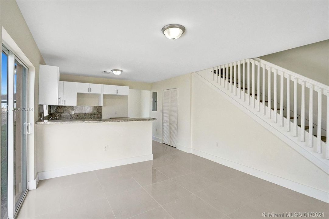 Recently Sold: $525,000 (0 beds, 0 baths, 2428 Square Feet)