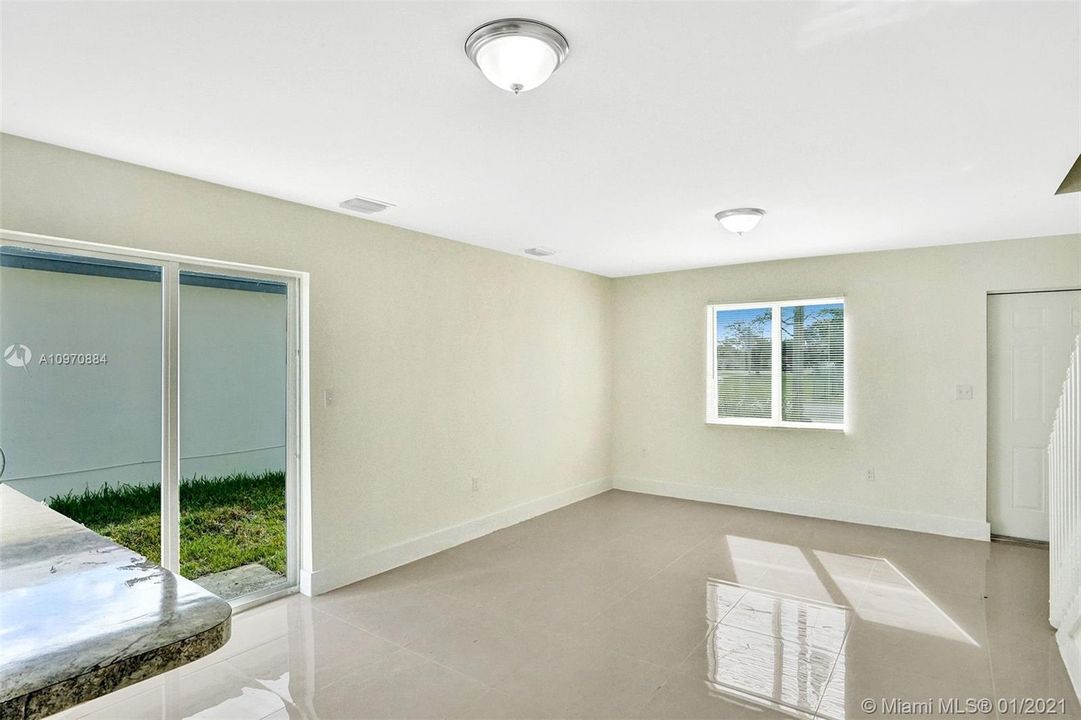 Recently Sold: $525,000 (0 beds, 0 baths, 2428 Square Feet)