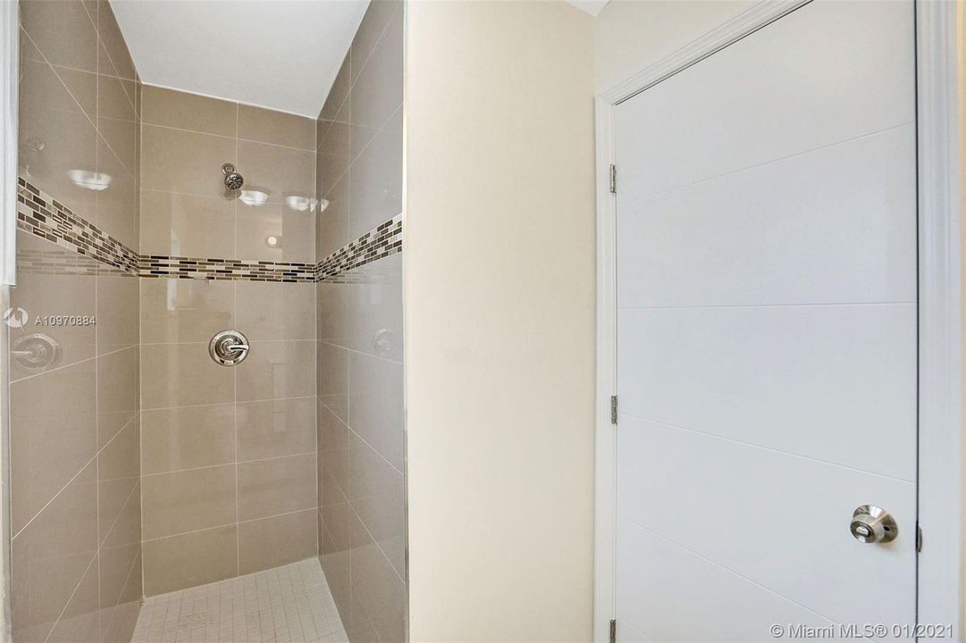 Recently Sold: $525,000 (0 beds, 0 baths, 2428 Square Feet)