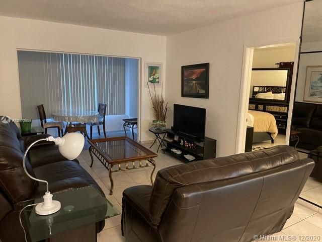 Recently Sold: $129,900 (2 beds, 2 baths, 1043 Square Feet)