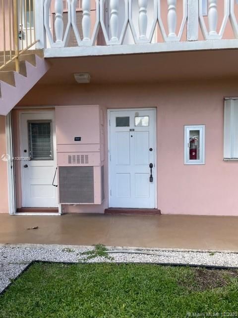 Vendido Recientemente: $129,900 (2 camas, 2 baños, 1043 Pies cuadrados)