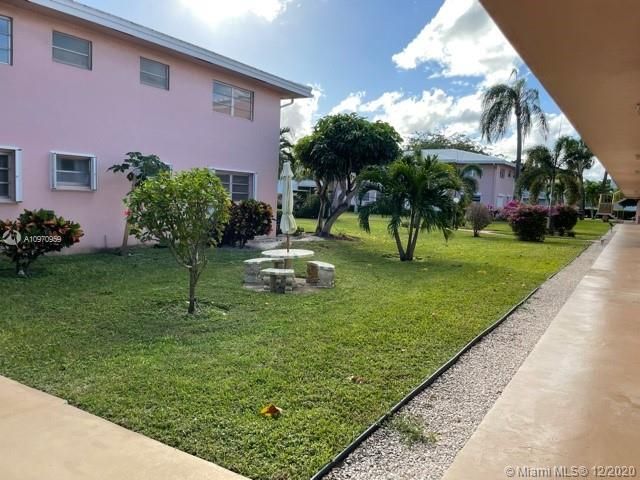 Recently Sold: $129,900 (2 beds, 2 baths, 1043 Square Feet)