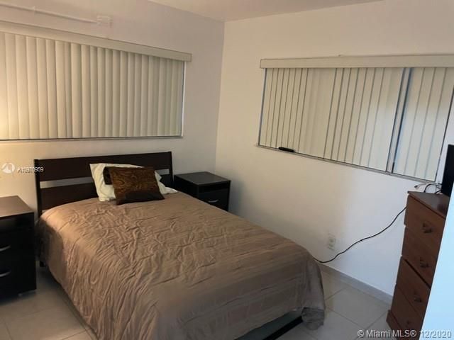 Vendido Recientemente: $129,900 (2 camas, 2 baños, 1043 Pies cuadrados)