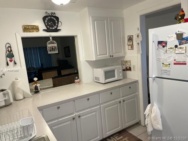 Recently Sold: $129,900 (2 beds, 2 baths, 1043 Square Feet)