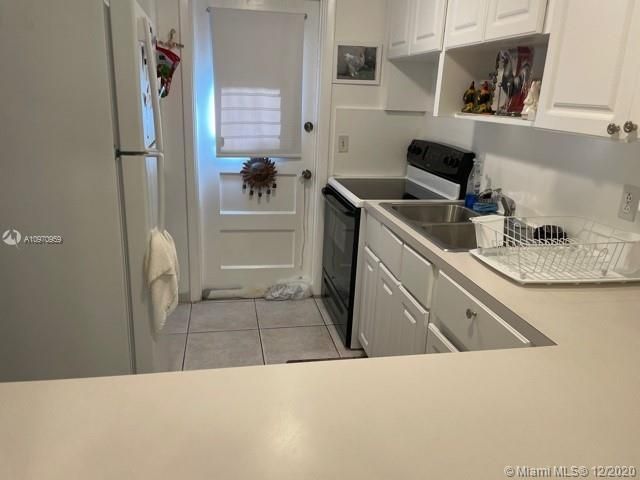 Recently Sold: $129,900 (2 beds, 2 baths, 1043 Square Feet)