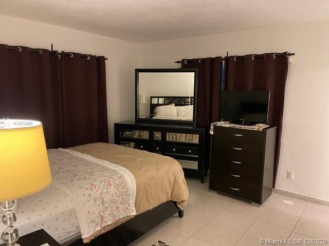 Recently Sold: $129,900 (2 beds, 2 baths, 1043 Square Feet)