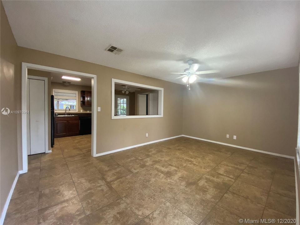 Entry Level, Living room