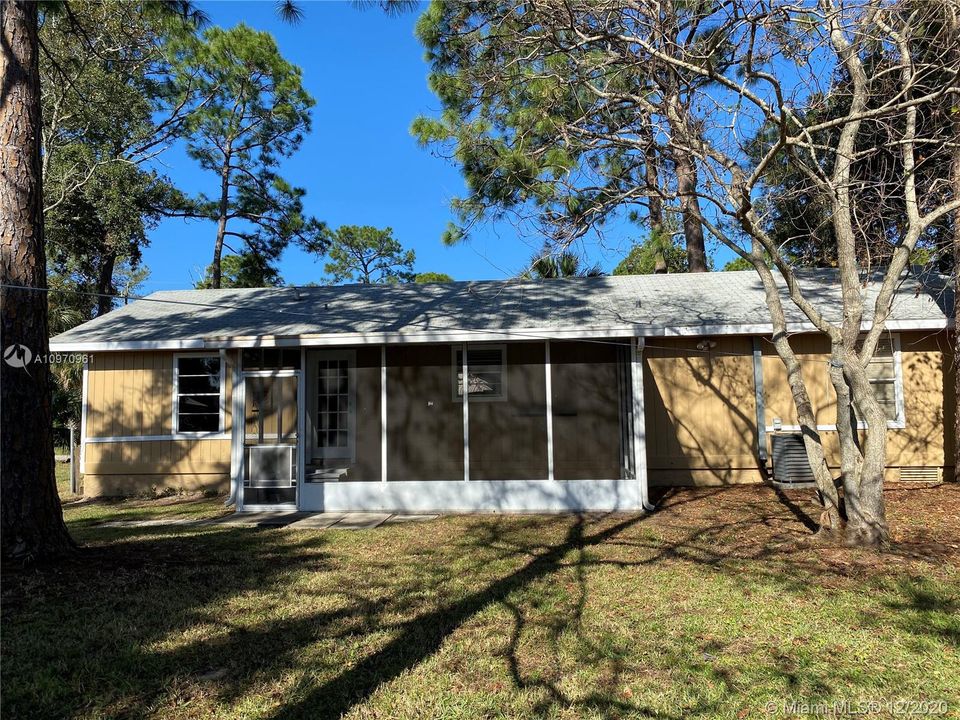 Recently Sold: $195,000 (3 beds, 2 baths, 1056 Square Feet)