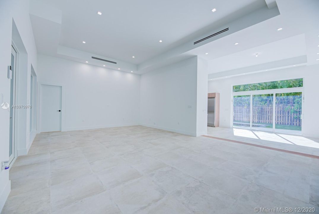 Recently Sold: $2,500,000 (5 beds, 5 baths, 4200 Square Feet)