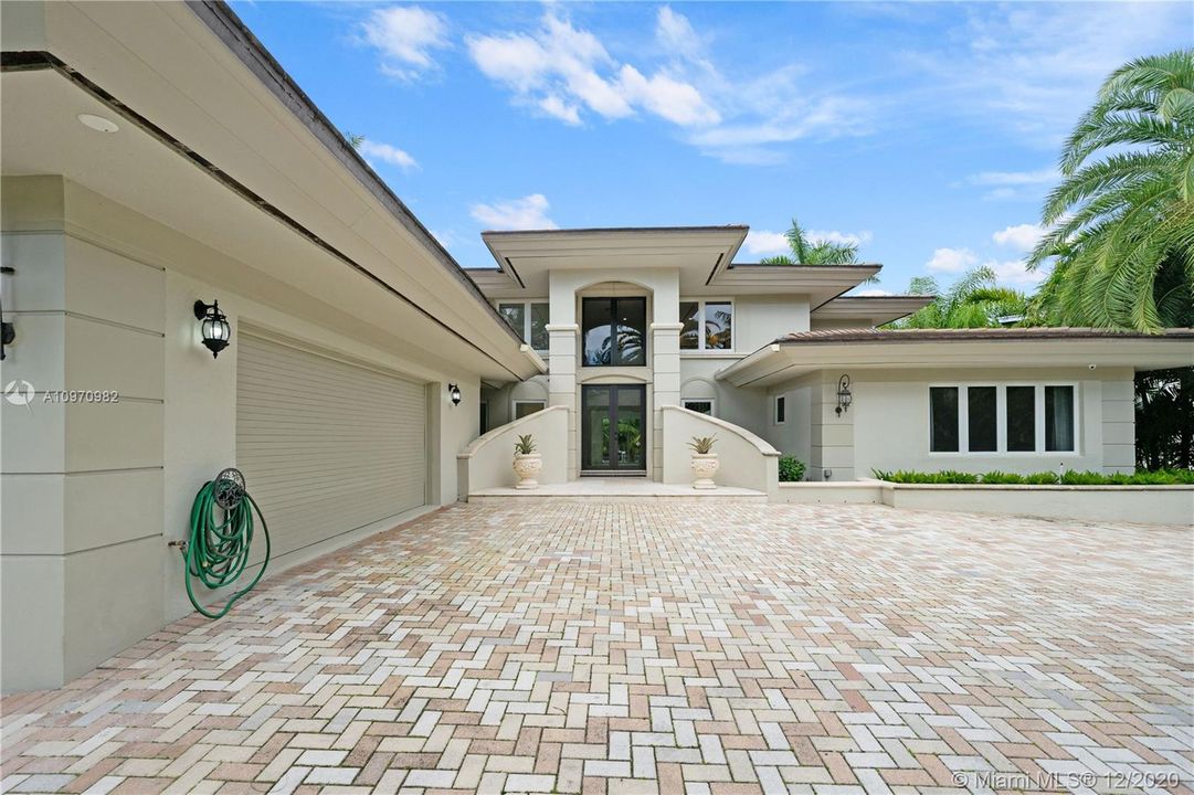 Recently Rented: $18,000 (6 beds, 6 baths, 4323 Square Feet)