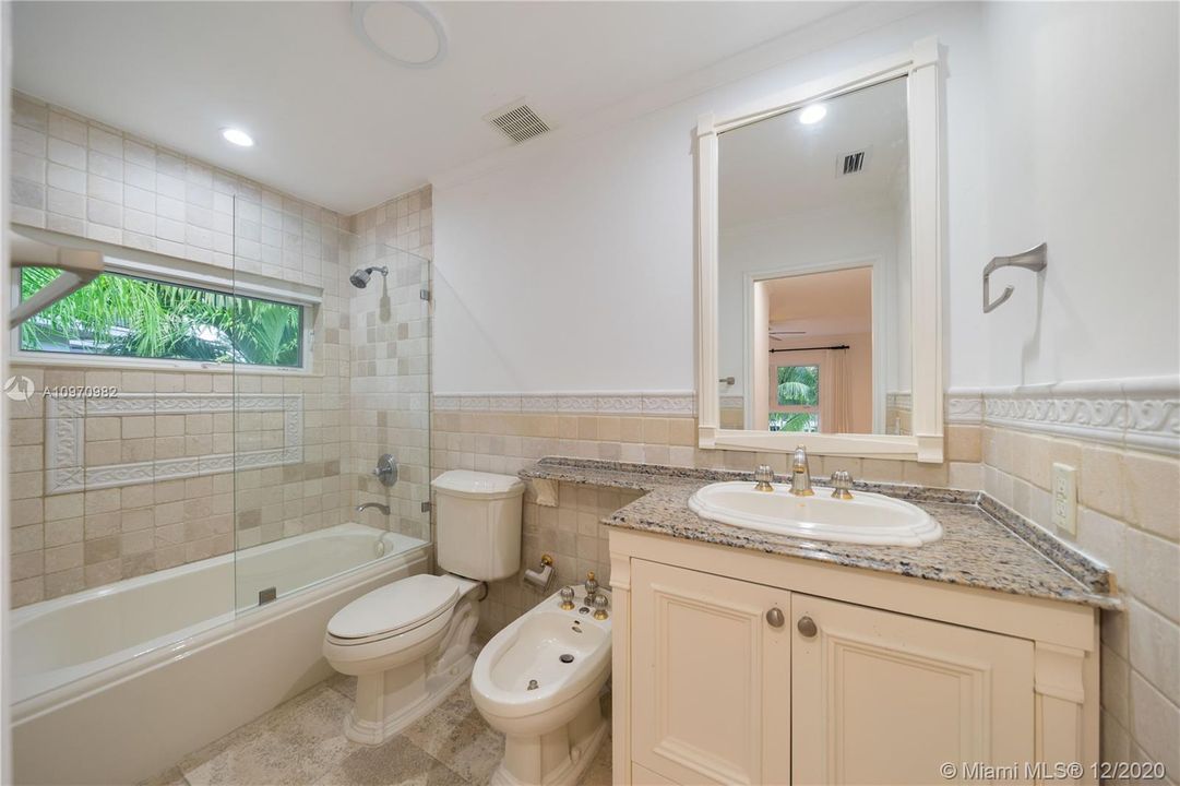 Recently Rented: $18,000 (6 beds, 6 baths, 4323 Square Feet)