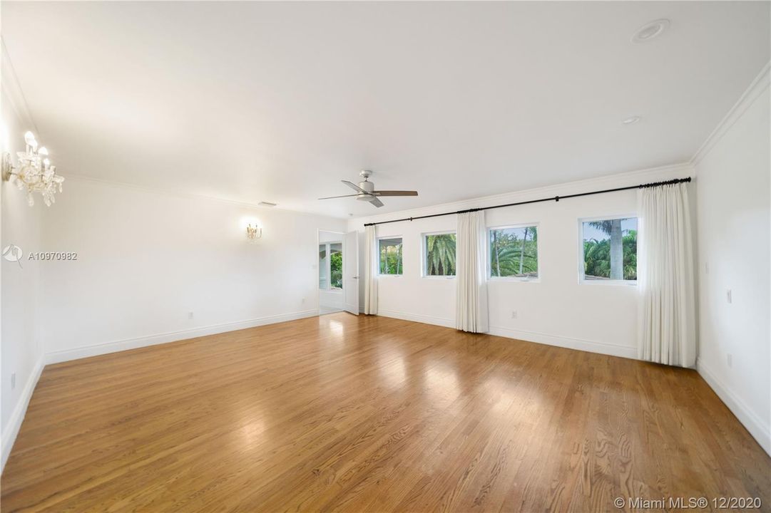 Recently Rented: $18,000 (6 beds, 6 baths, 4323 Square Feet)