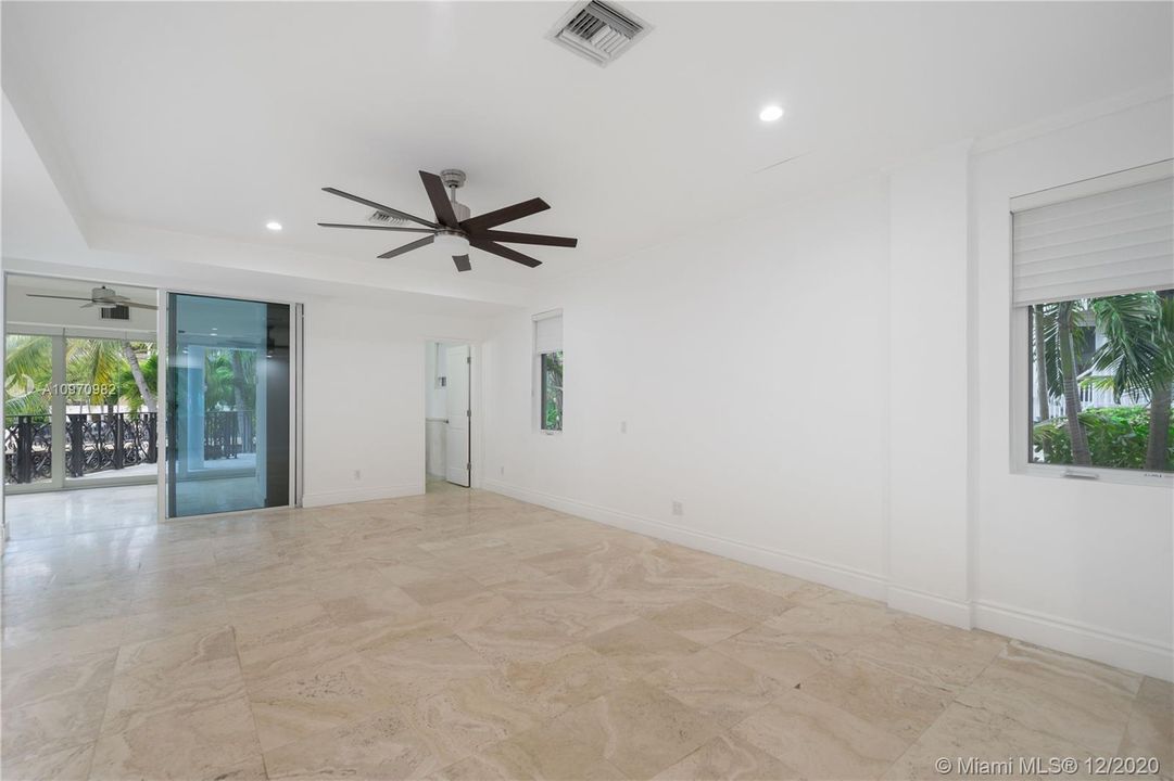 Recently Rented: $18,000 (6 beds, 6 baths, 4323 Square Feet)