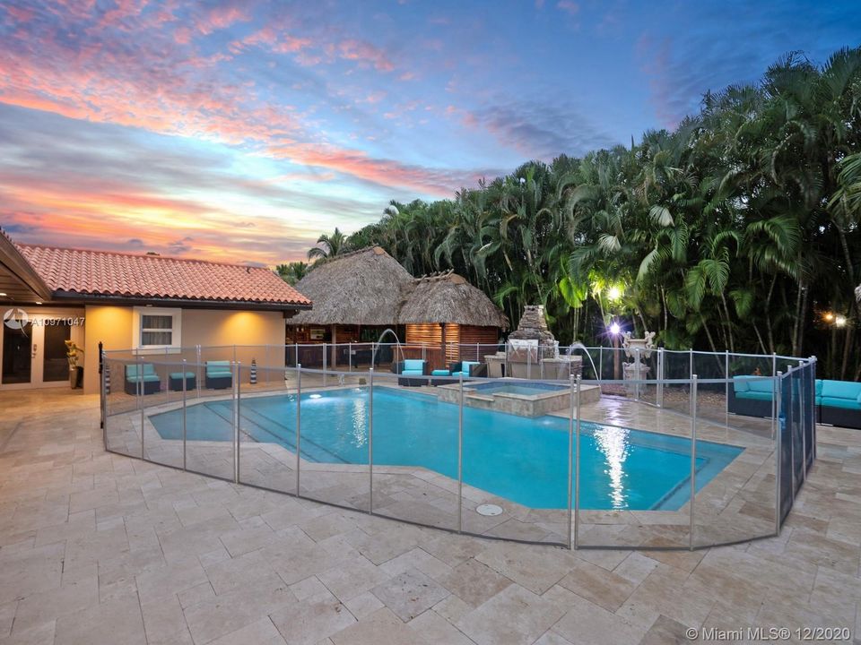 Недавно продано: $850,000 (5 спален, 4 ванн, 2969 Квадратных фут)