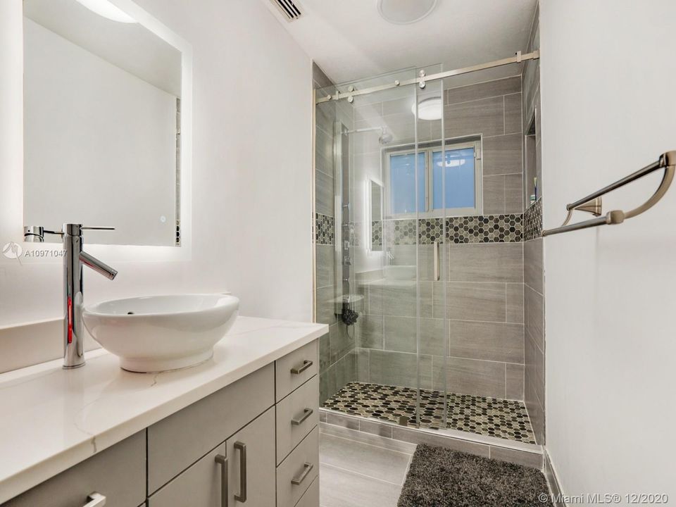 Недавно продано: $850,000 (5 спален, 4 ванн, 2969 Квадратных фут)