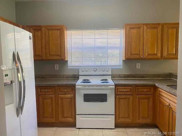 Recently Rented: $2,085 (4 beds, 2 baths, 1818 Square Feet)