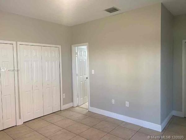 Recently Rented: $2,085 (4 beds, 2 baths, 1818 Square Feet)