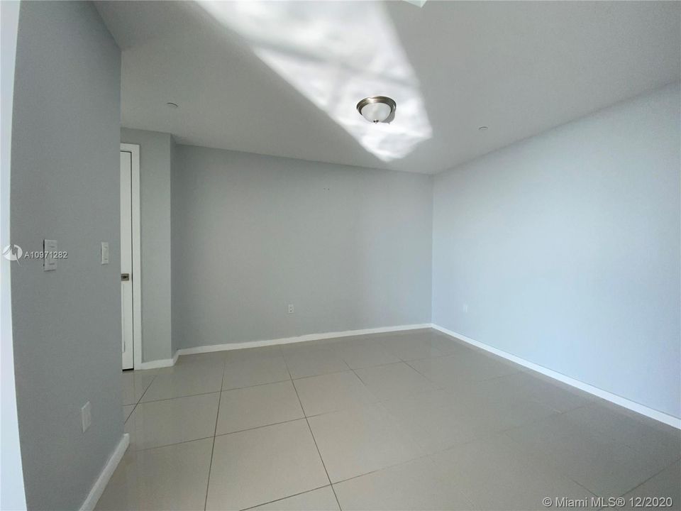 Recientemente alquilado: $3,500 (3 camas, 2 baños, 1557 Pies cuadrados)