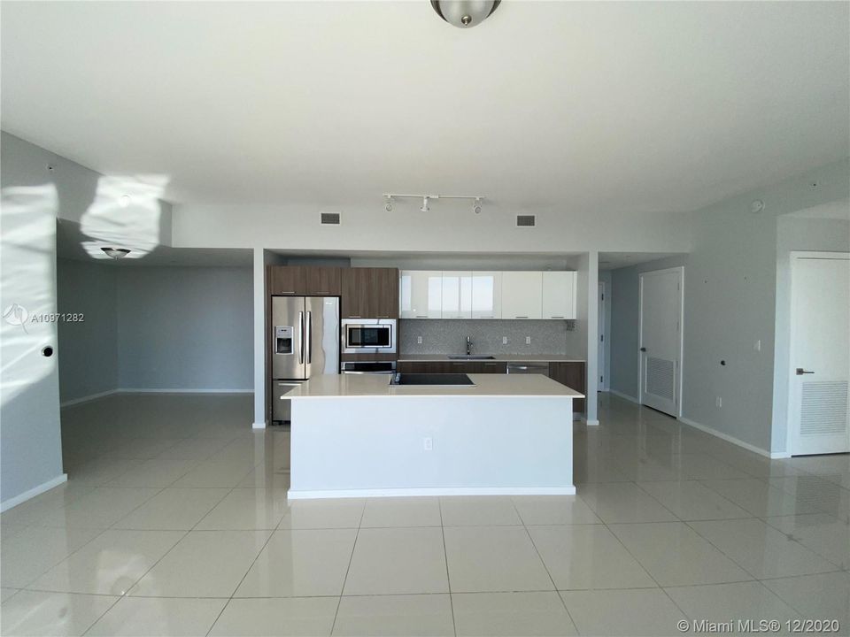 Recientemente alquilado: $3,500 (3 camas, 2 baños, 1557 Pies cuadrados)