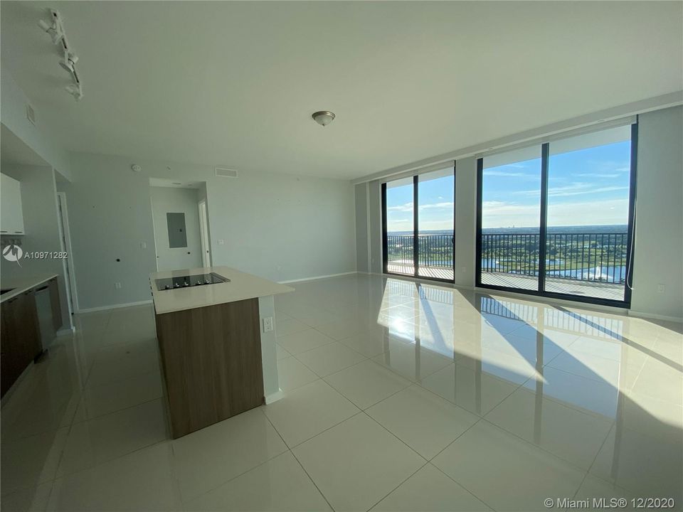 Recientemente alquilado: $3,500 (3 camas, 2 baños, 1557 Pies cuadrados)