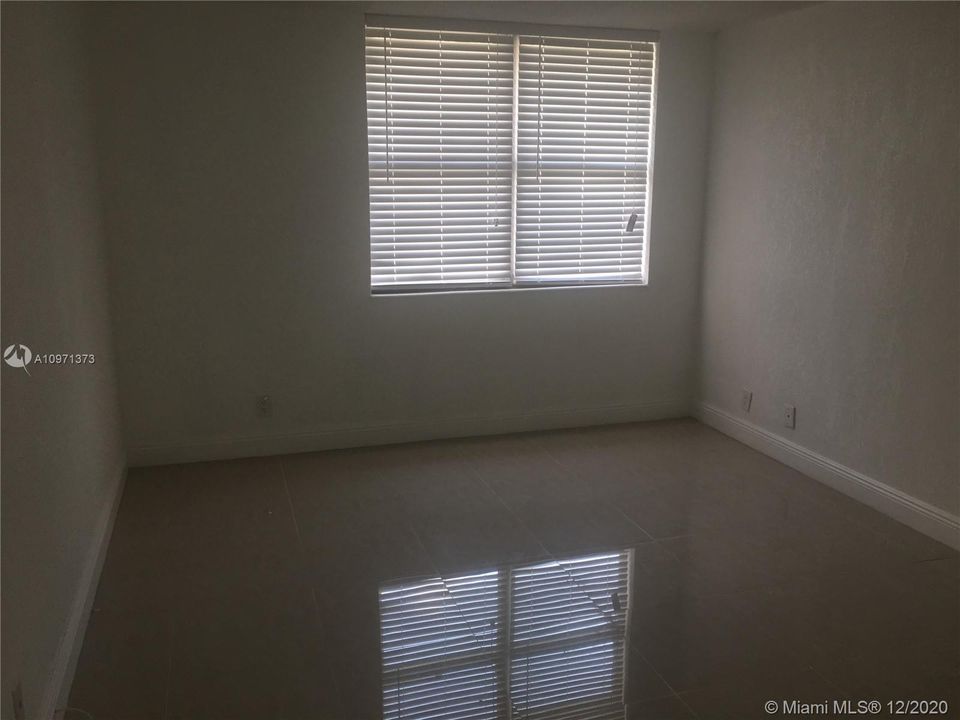 最近租的: $1,275 (1 贝兹, 1 浴室, 699 平方英尺)