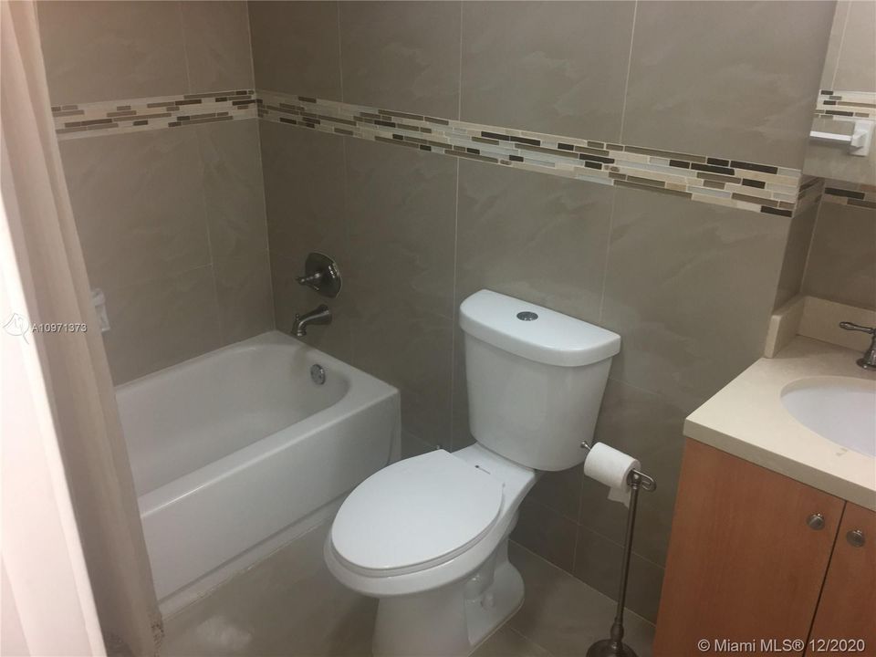 最近租的: $1,275 (1 贝兹, 1 浴室, 699 平方英尺)