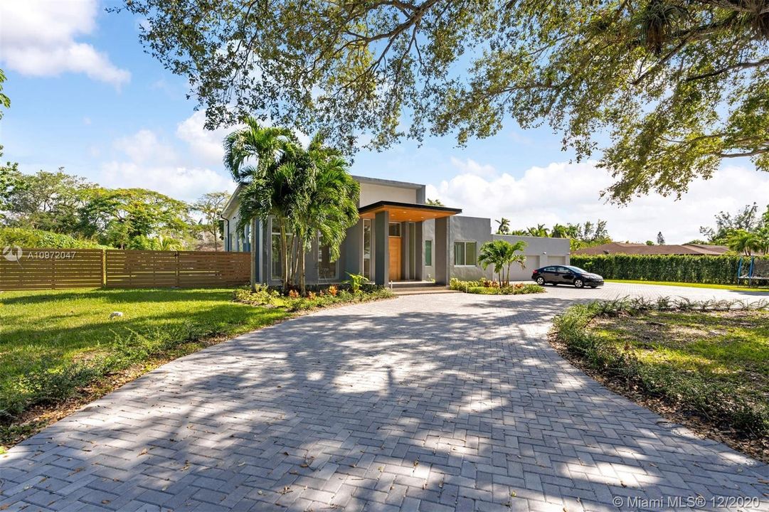 Recently Sold: $1,290,000 (4 beds, 3 baths, 2649 Square Feet)