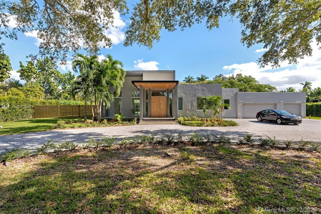 Recently Sold: $1,290,000 (4 beds, 3 baths, 2649 Square Feet)