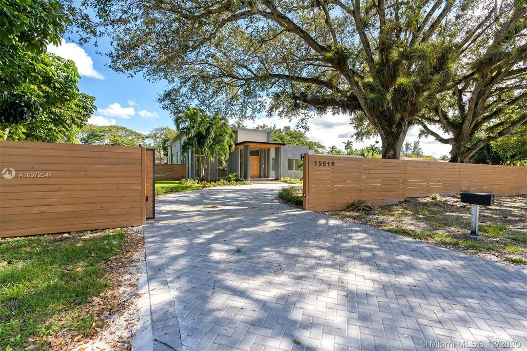 Recently Sold: $1,290,000 (4 beds, 3 baths, 2649 Square Feet)