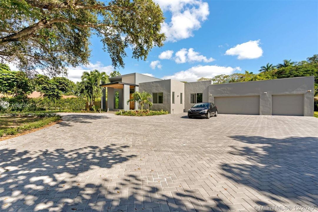 Recently Sold: $1,290,000 (4 beds, 3 baths, 2649 Square Feet)