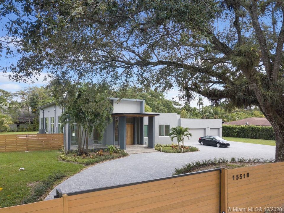 Recently Sold: $1,290,000 (4 beds, 3 baths, 2649 Square Feet)