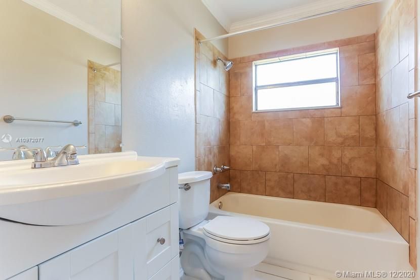 最近租的: $1,350 (3 贝兹, 2 浴室, 1354 平方英尺)